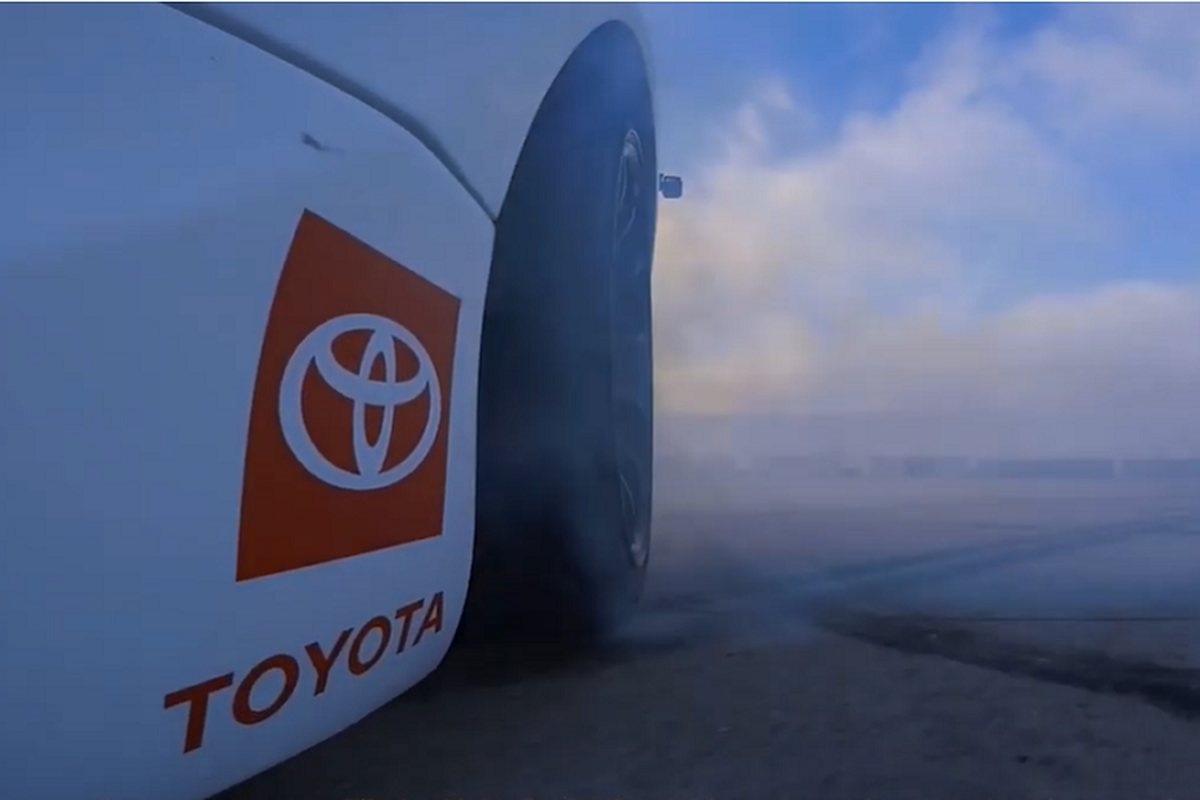 Toyota GR Supra, xe the thao “drift tu dong” o toc do cao-Hinh-6