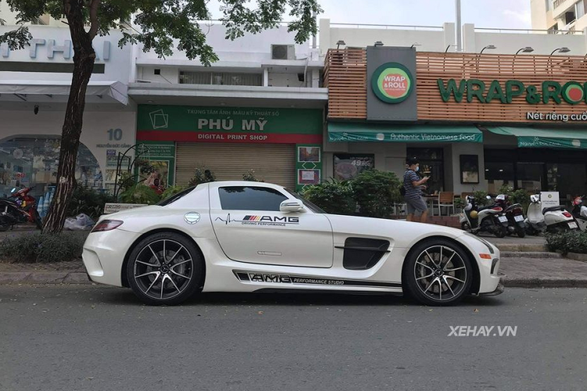 Ngam sieu pham Mercedes-AMG SLS hang hiem lan banh o Sai Gon-Hinh-2