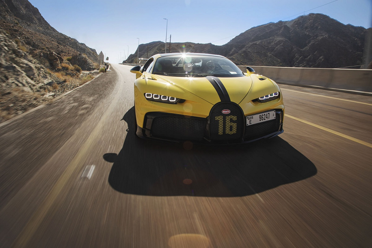 Bugatti Chiron Pur Sport hon 3,5 trieu USD thu nghiem tai Dubai-Hinh-3