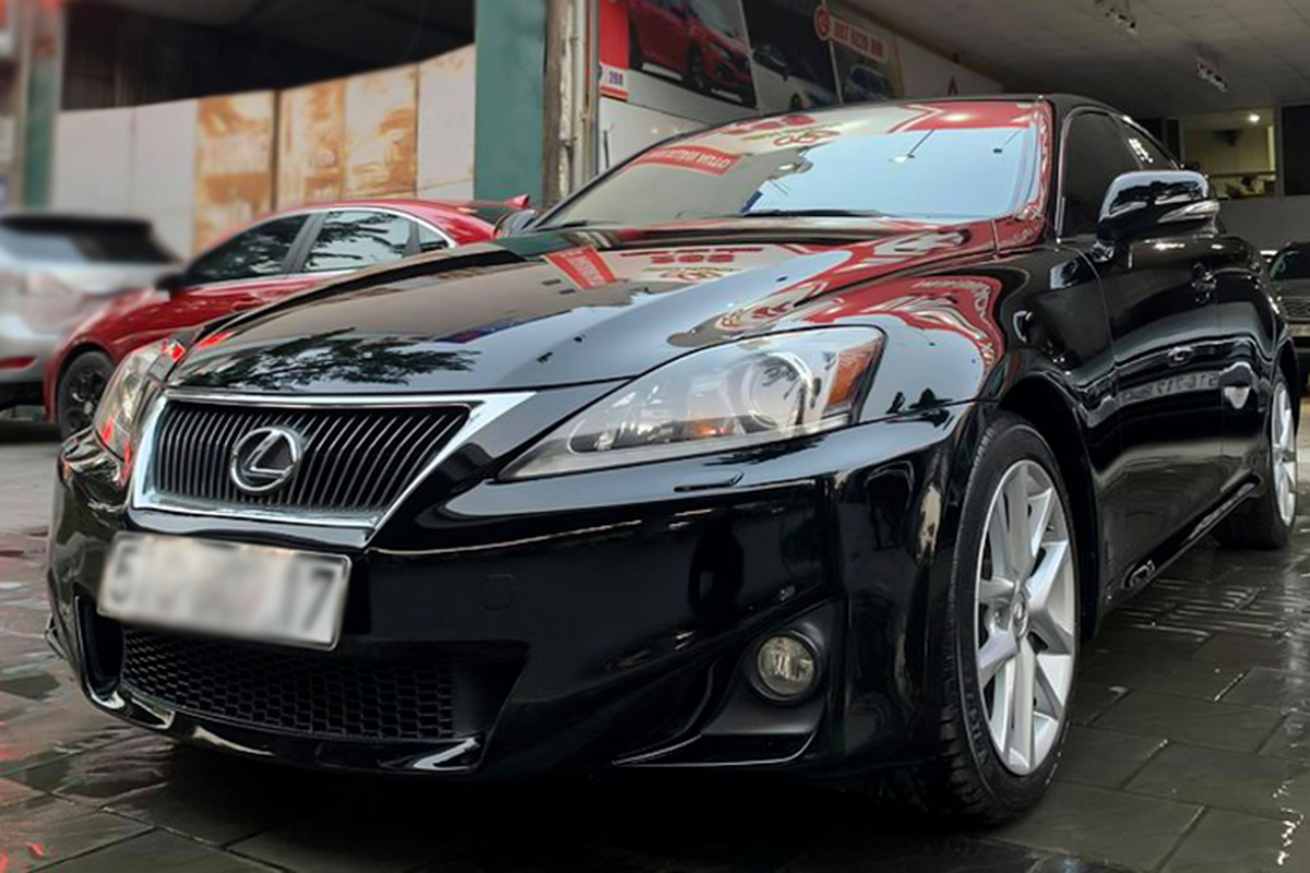 Can canh Lexus IS 2010 chay chan, ban van gan 1 ty o Sai Gon