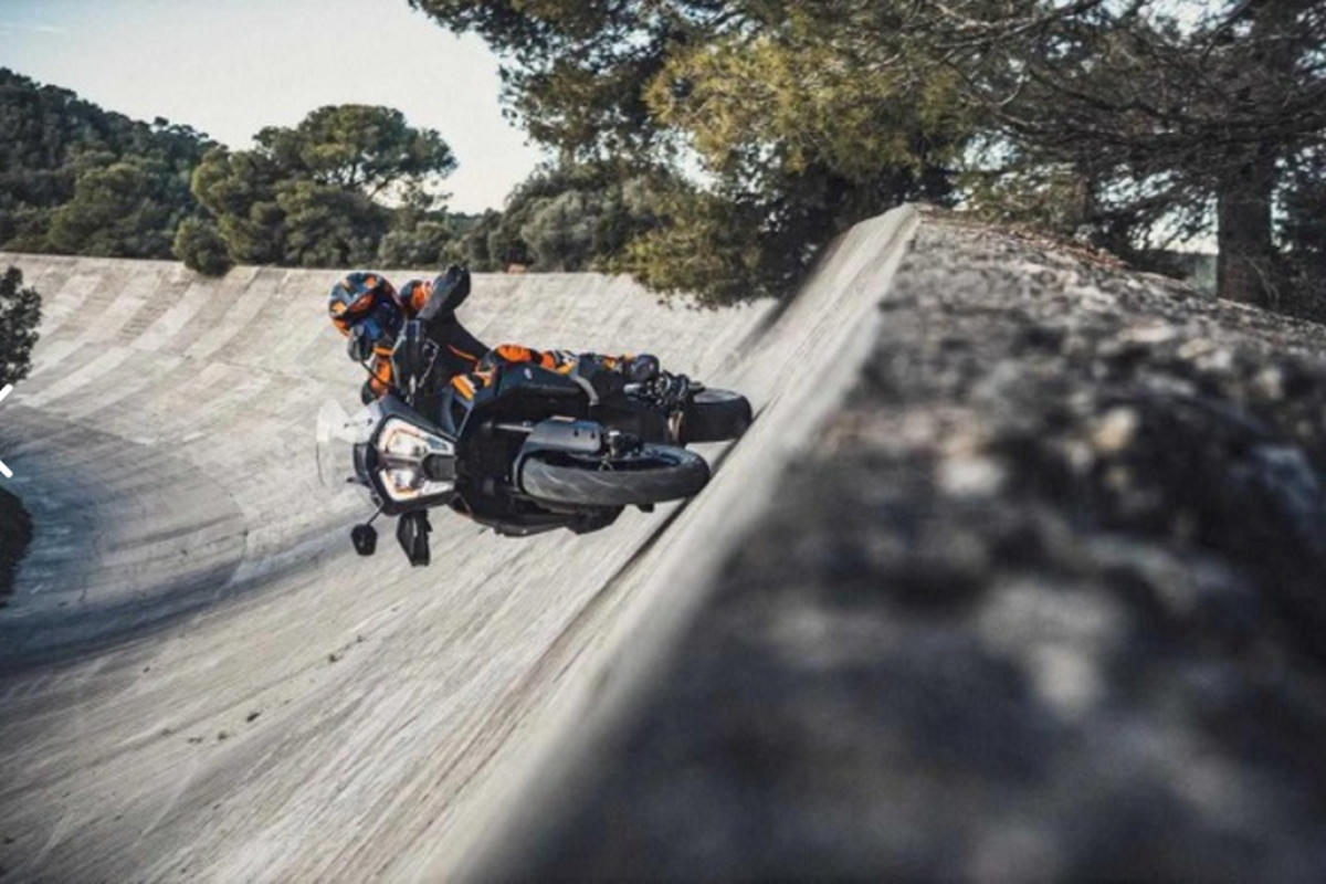 KTM 1290 Super Adventure S 2021 so huu cong nghe rada vuot troi-Hinh-2