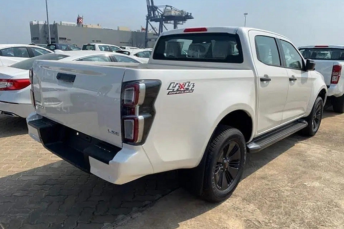 Can Tet, ban tai Isuzu D-Max 2021 bat ngo cap cang Viet Nam-Hinh-2