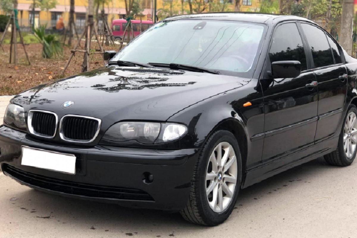 BMW 318i cu gan 200 trieu tai Ha Noi, “ho voi” ai dam nhay?