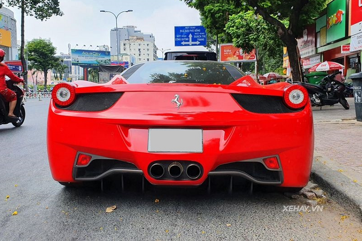 Sieu xe Ferrari 458 Italia hon 10 nam tuoi, 