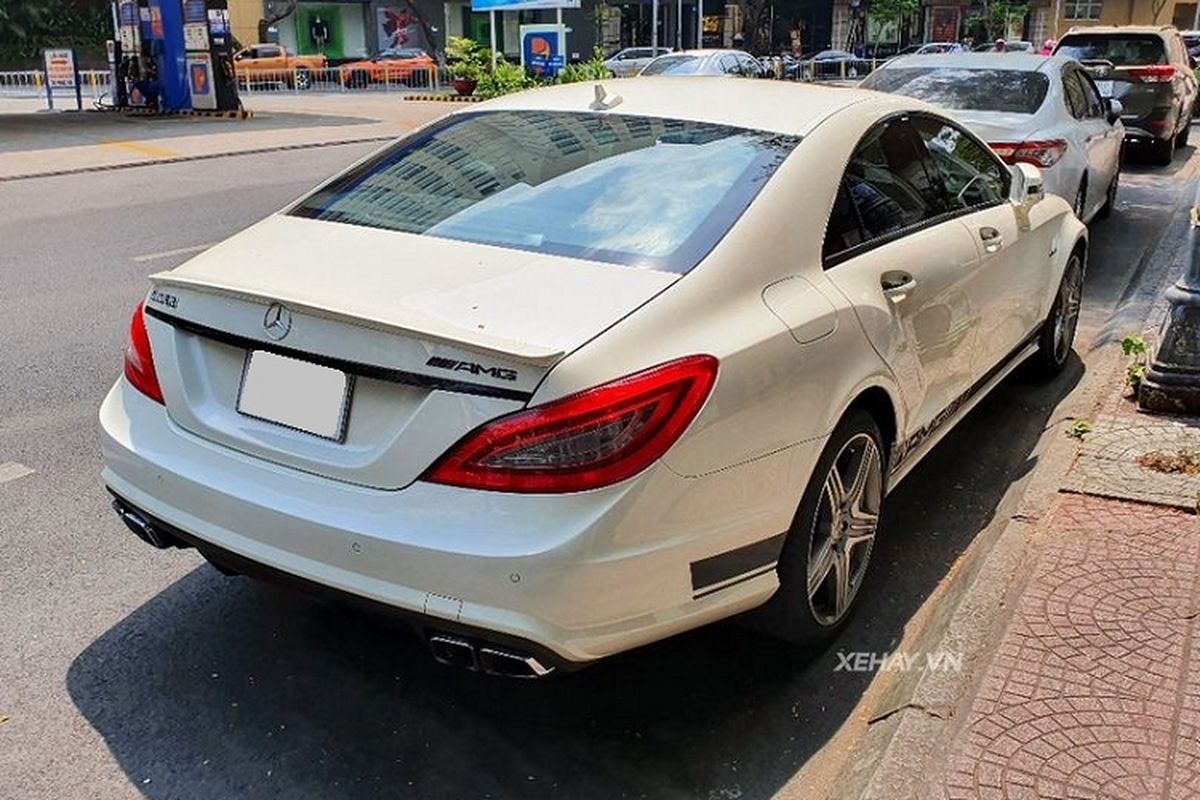 Mercedes-AMG CLS 63, xe sang 10 nam tuoi tien ty tai Viet Nam-Hinh-3