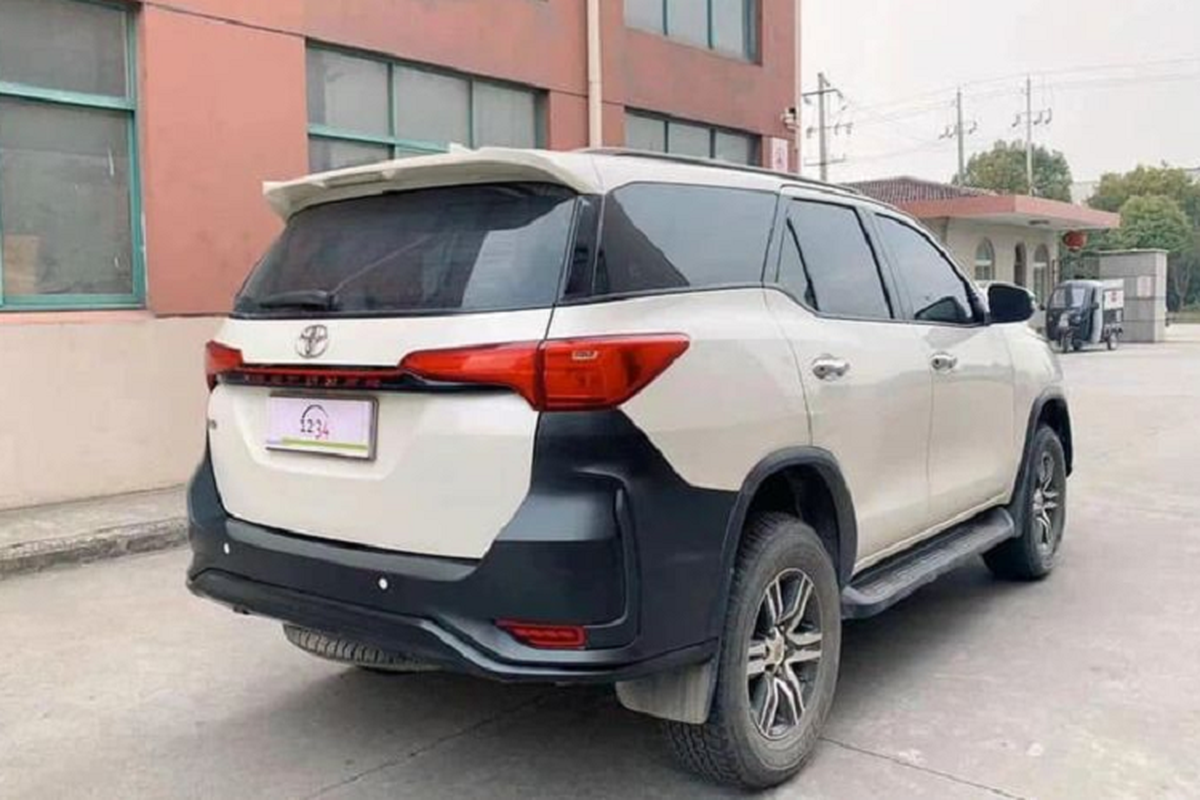 Toyota Fortuner cu tai Viet Nam 