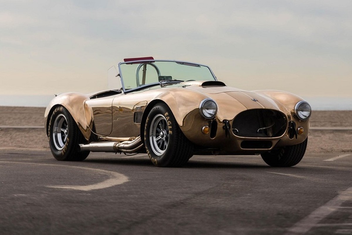 Huyen thoai Shelby Cobra 1965 “nhai” tuyet dep, hon 10 ty dong