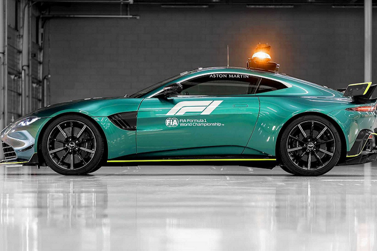 Sieu xe Aston Martin Vantage phien an toan tren duong dua F1-Hinh-6