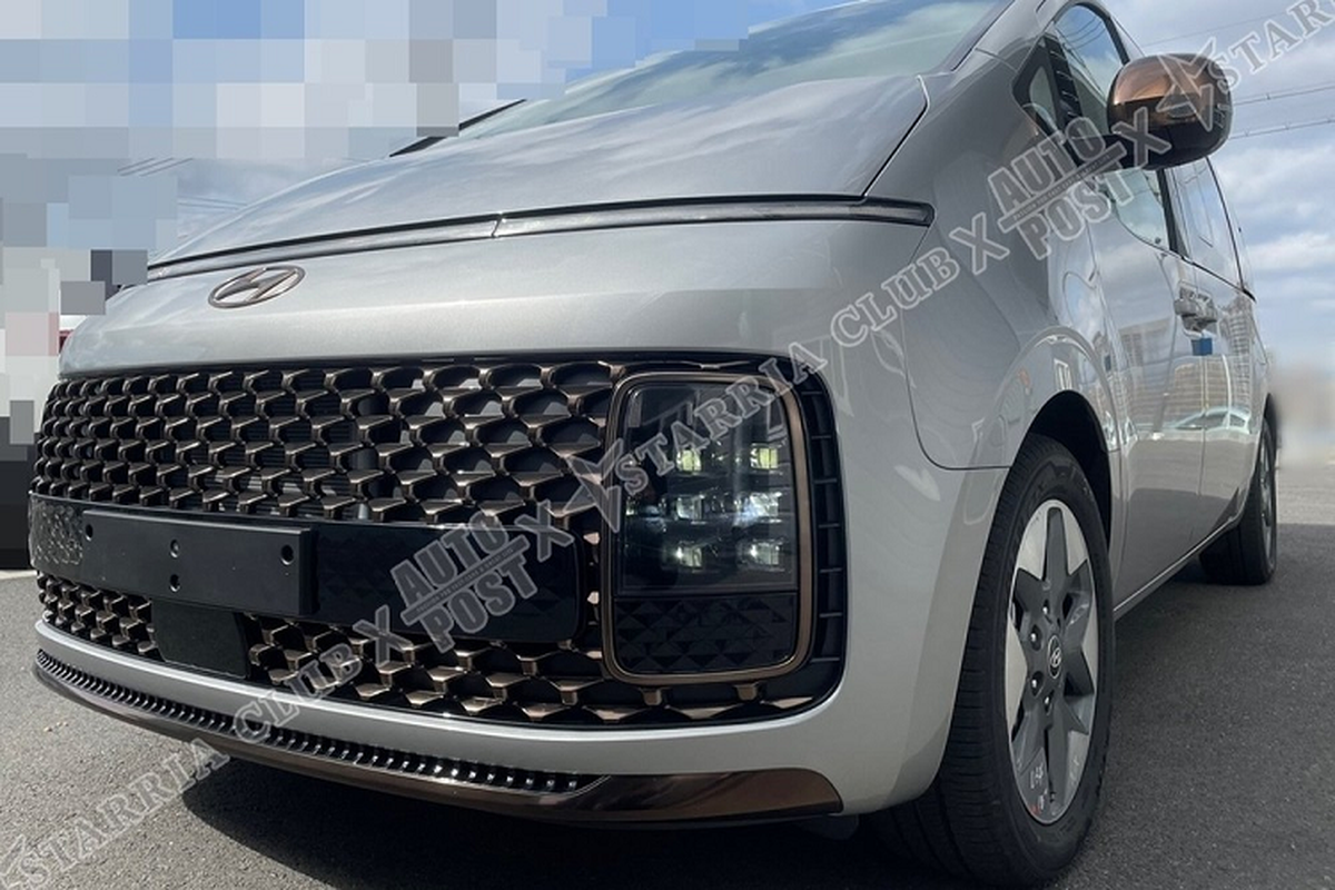 Chi tiet Hyundai Staria Lounge 2021 tu 556 trieu dong, “dau” Kia Sedona