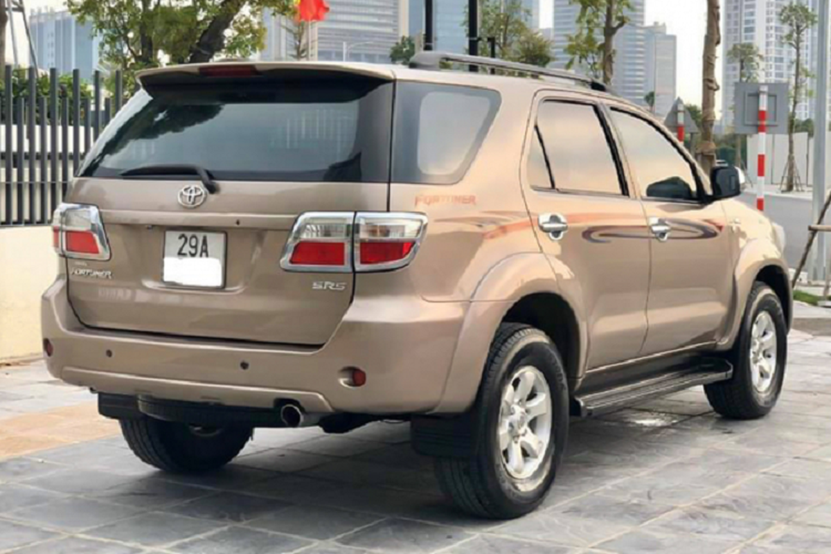 Toyota Fortuner 2010 cu chay chan, ban van hon 450 trieu o Ha Noi-Hinh-6