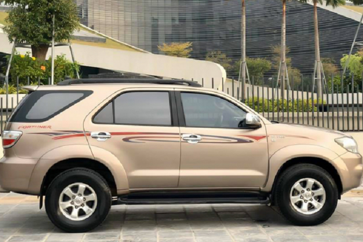 Toyota Fortuner 2010 cu chay chan, ban van hon 450 trieu o Ha Noi-Hinh-7