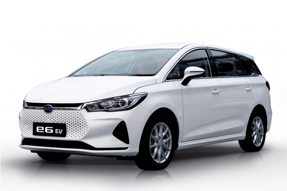 Xe dien BYD e6 2021 cua Trung Quoc, tu 2 ty dong tai Singapore-Hinh-2