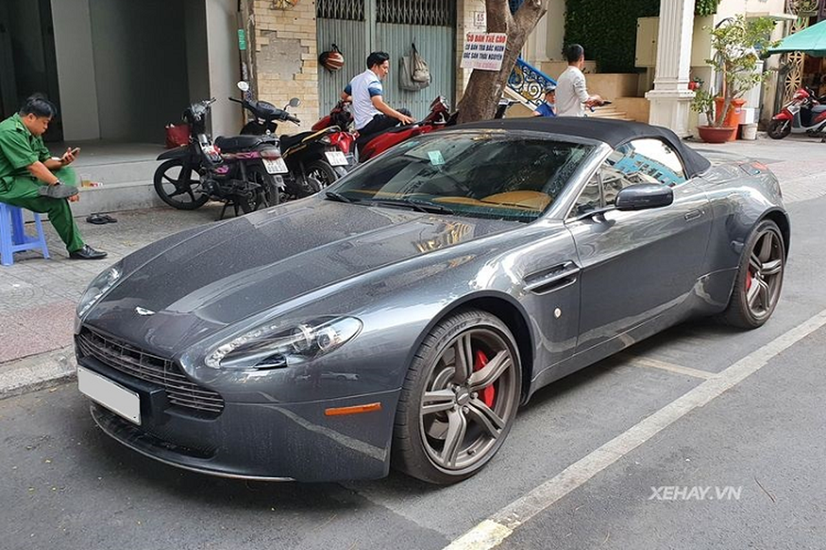 Sieu xe Aston Martin V8 Vantage Roadster 