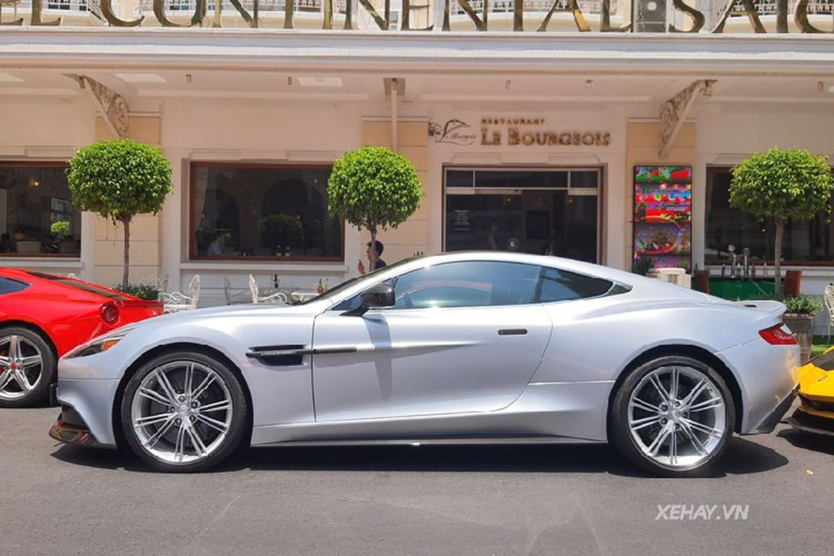 Aston Martin Vanquish phong cach DB5 cua diep vien 007 o Sai Gon-Hinh-2