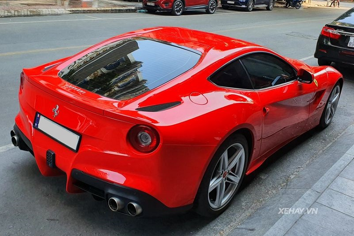 Ferrari F12 Berlinetta do ong xa “hang thua