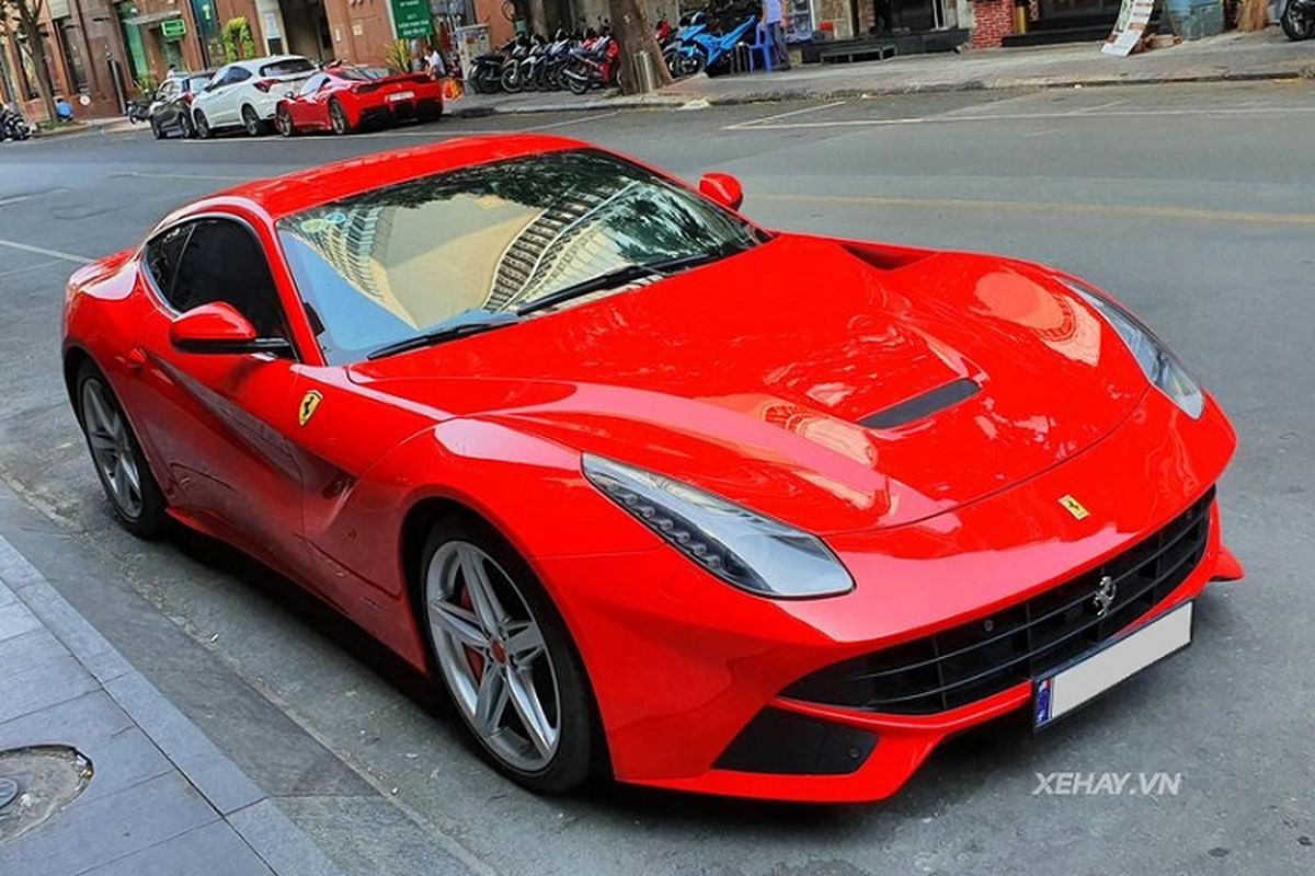 Ferrari F12 Berlinetta do ong xa “hang thua