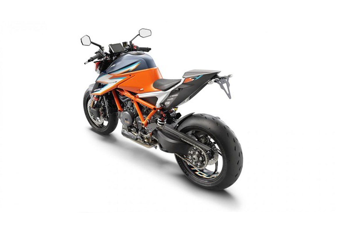 Sieu naked-bike KTM 1290 Super Duke RR “chay hang” sau 48 phut-Hinh-4