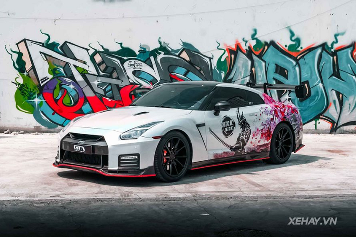 Nissan GT-R 