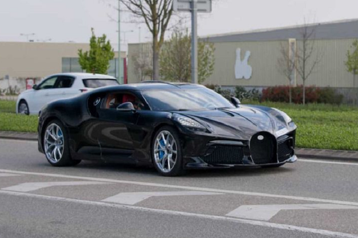 Sieu xe Bugatti La Voiture Noire 429 ty dong lan dau xuong pho