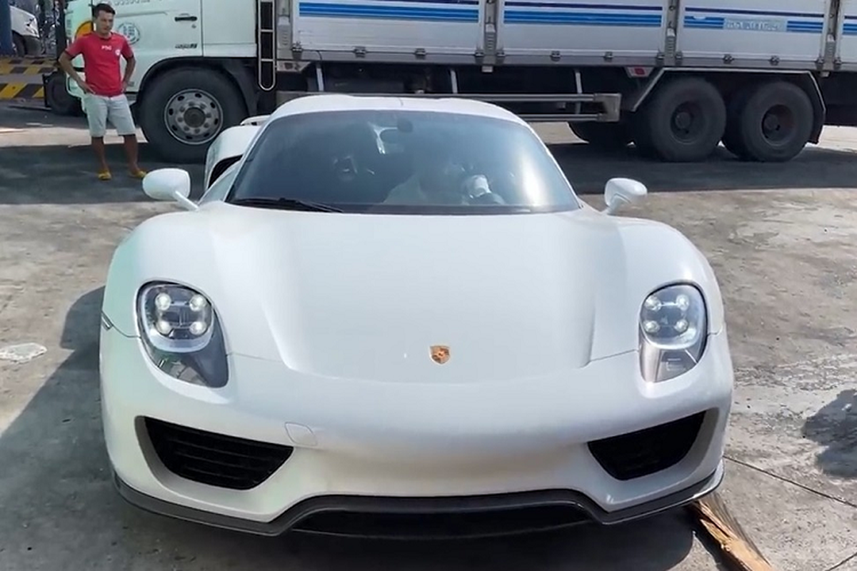 Them sieu xe Porsche 918 Spyder trieu do sap ve Viet Nam