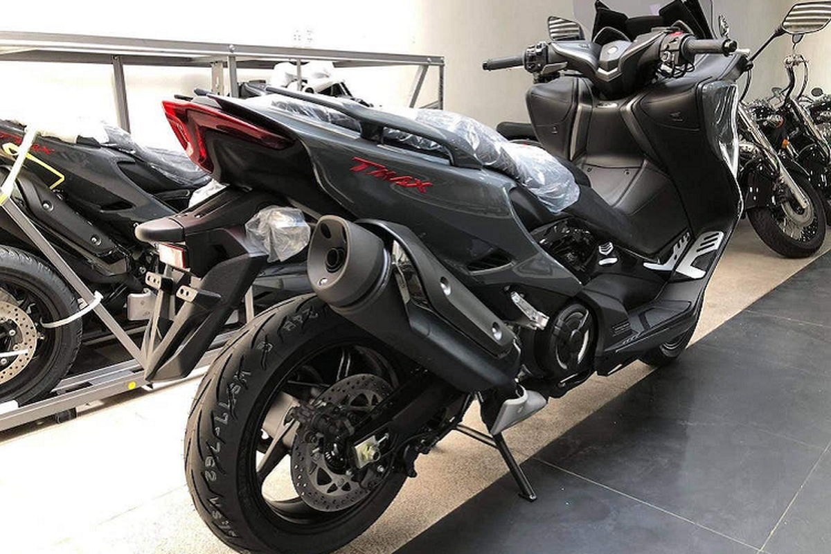 Yamaha TMax 2021 hon 300 trieu tai Viet Nam, 