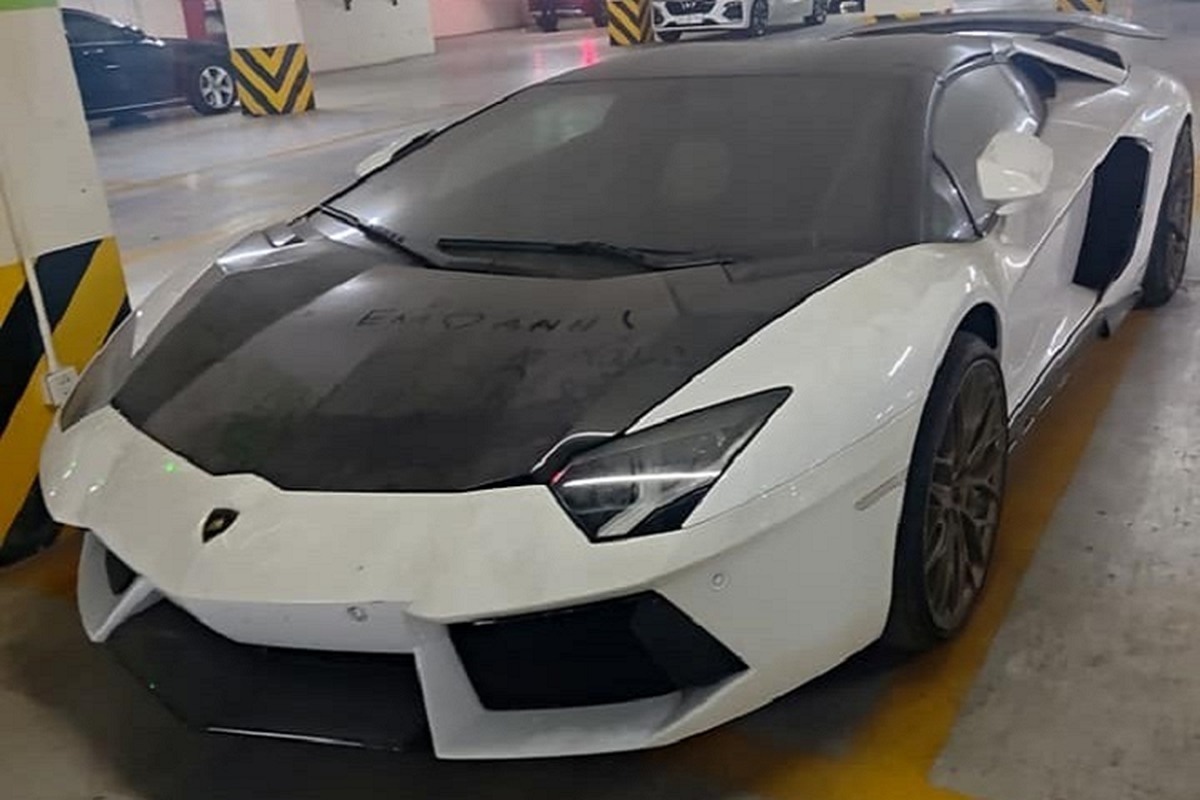 Lamborghini Aventador hon 20 ty bi phu bui, 