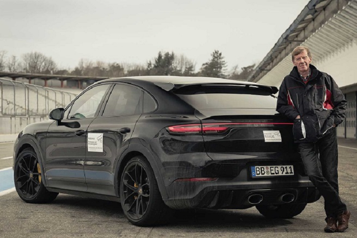 Porsche Cayenne Turbo 2022 san sang cho Lamborghini Urus 