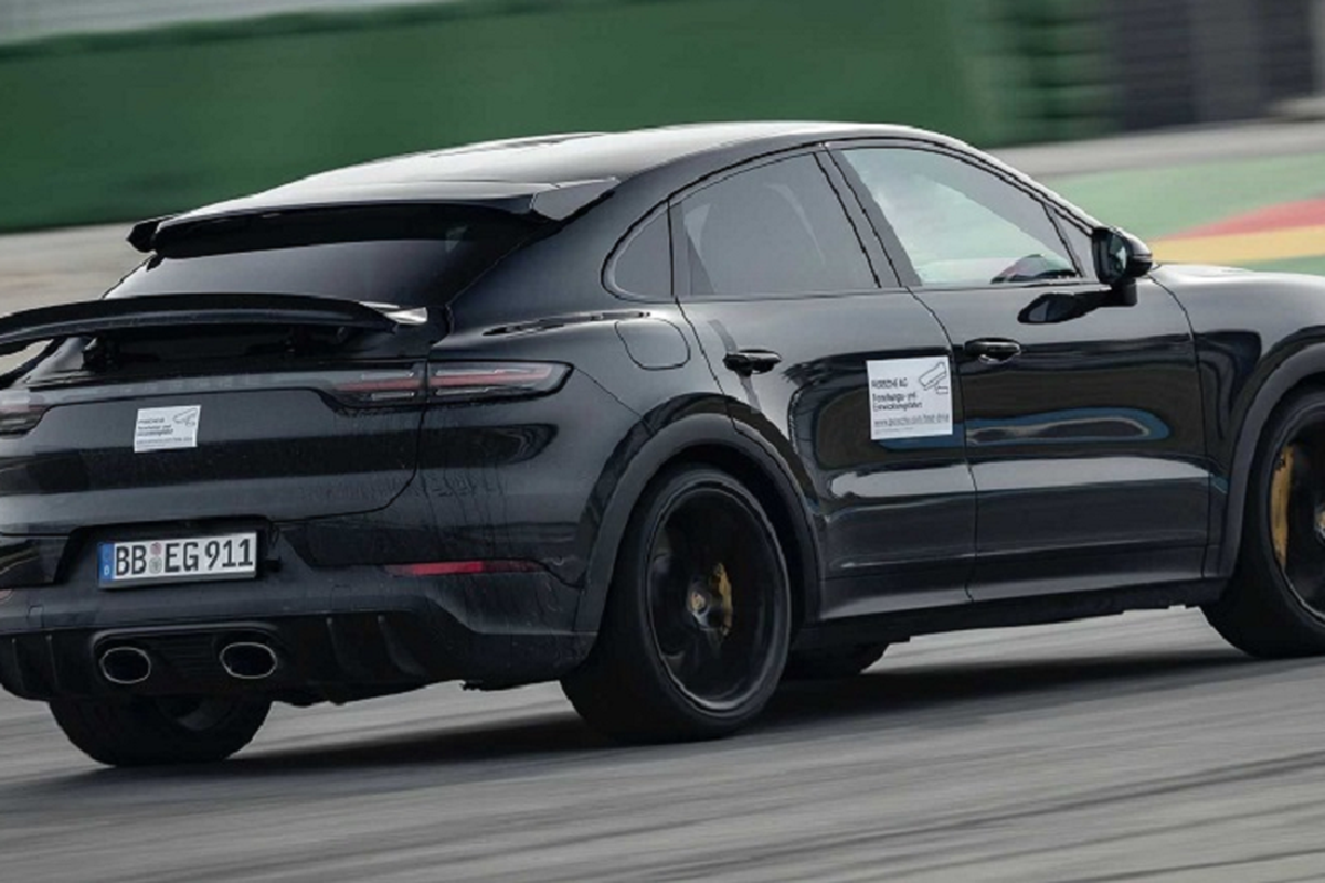 Porsche Cayenne Turbo 2022 san sang cho Lamborghini Urus 