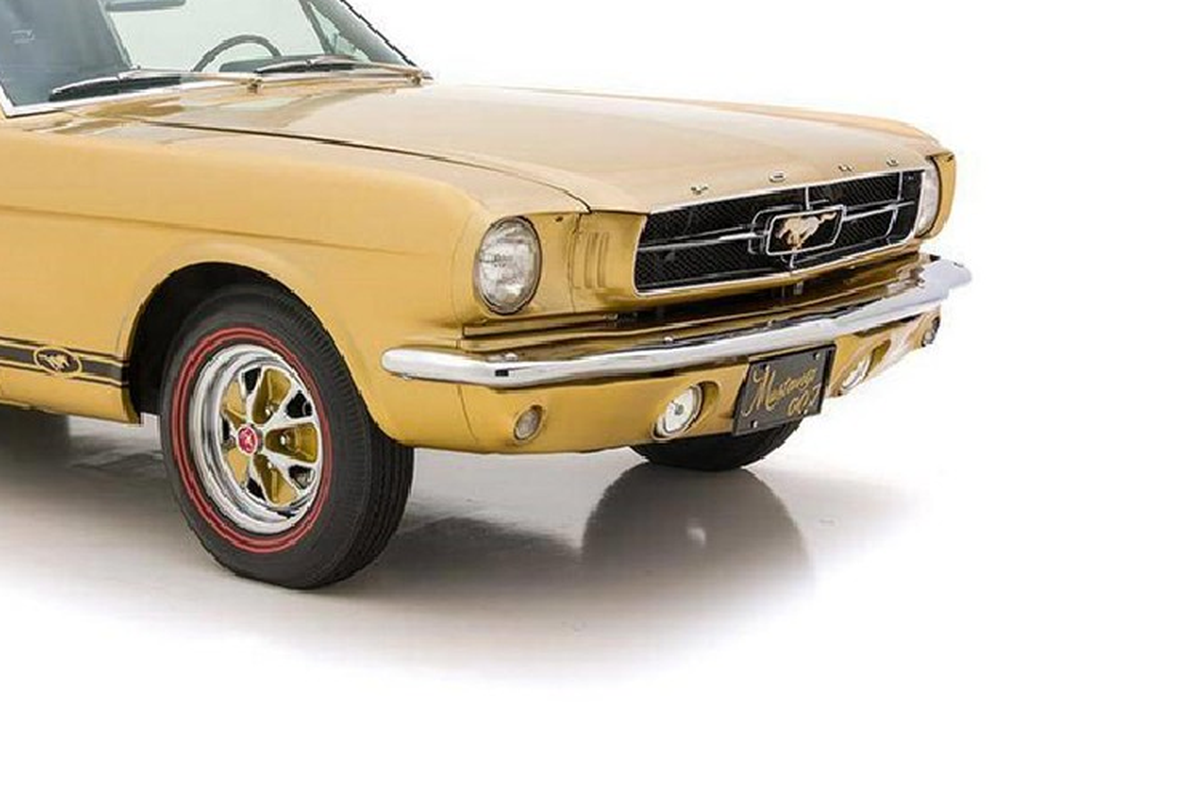 Chiec Ford Mustang Fastback 1965 son vay vang doc nhat vo nhi-Hinh-3