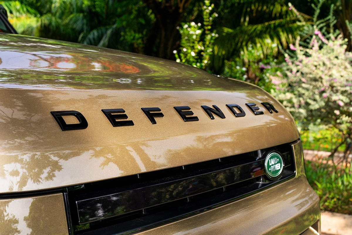 Land Rover Defender 90 ve Viet Nam tu 3,815 den 6,405 ty dong-Hinh-4