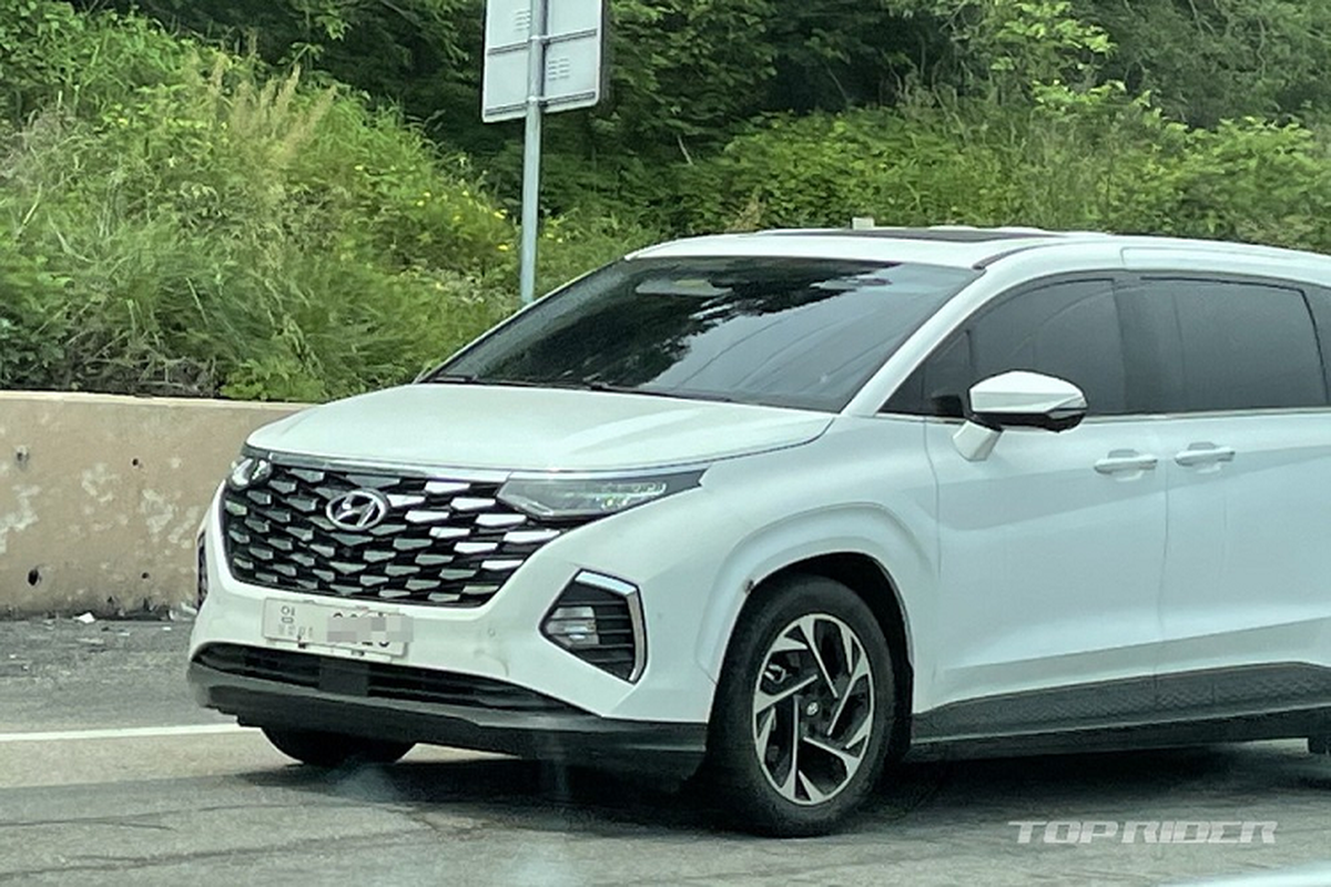 Hyundai Custo 2022 lo dien 