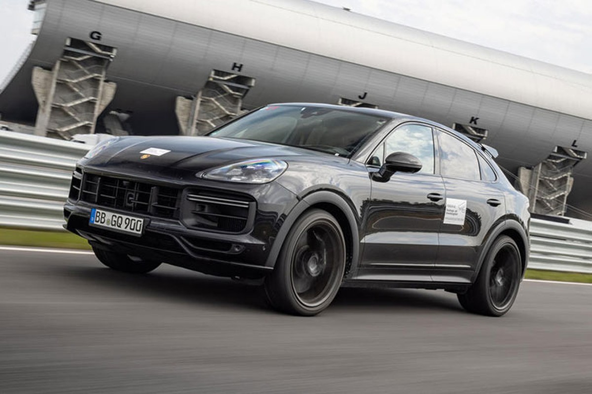 Porsche Cayenne Turbo 2022 san sang cho Lamborghini Urus 