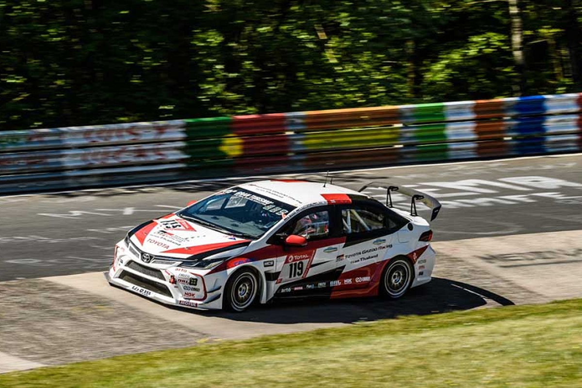 Toyota Thai Lan thang lon 2 nam lien tiep tai 24h Nurburgring-Hinh-4