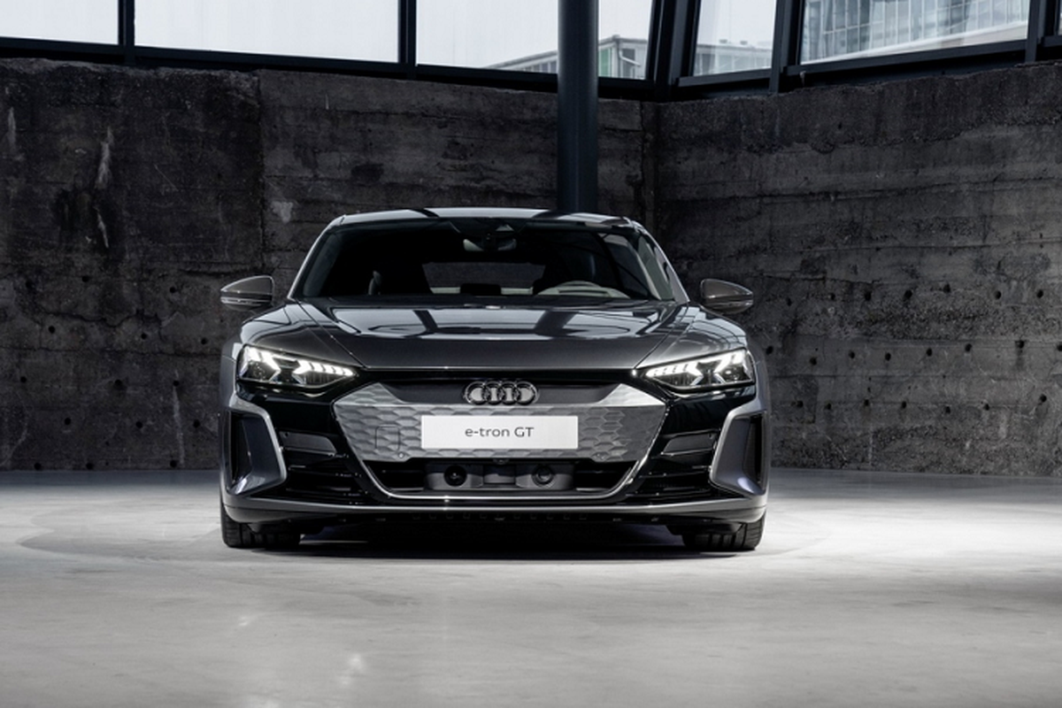 Audi e-tron GT mien phi 3 nam sac nhanh cho khach mua xe-Hinh-2