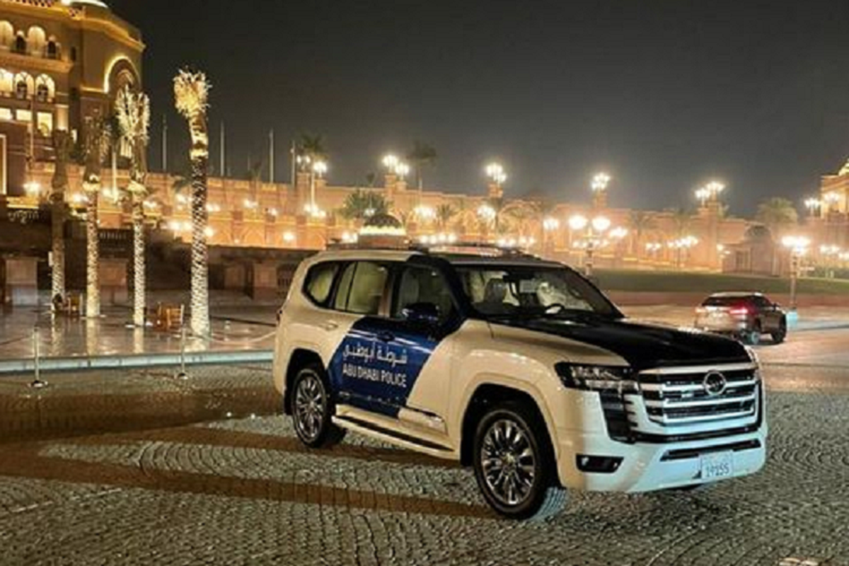 Toyota Land Cruiser 2022 vua ra mat gia nhap doi canh sat Dubai-Hinh-5