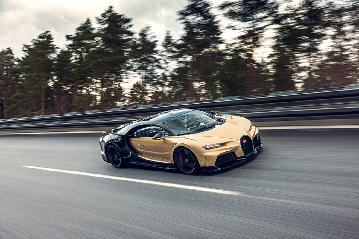 Bugatti Chiron Super Sport hon 74 ty dong dat van toc 440 km/h