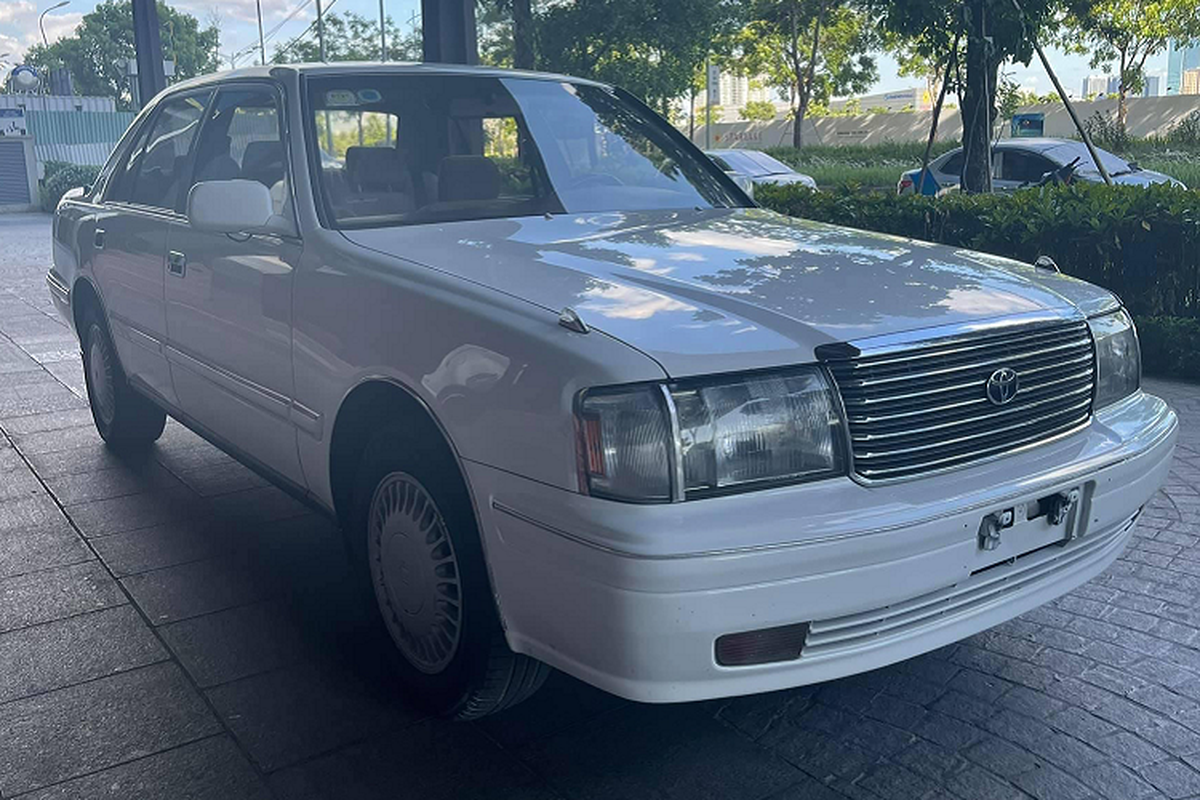 Toyota Crown “Bo truong” chay 20 nam, ban 900 trieu tai Viet Nam-Hinh-12