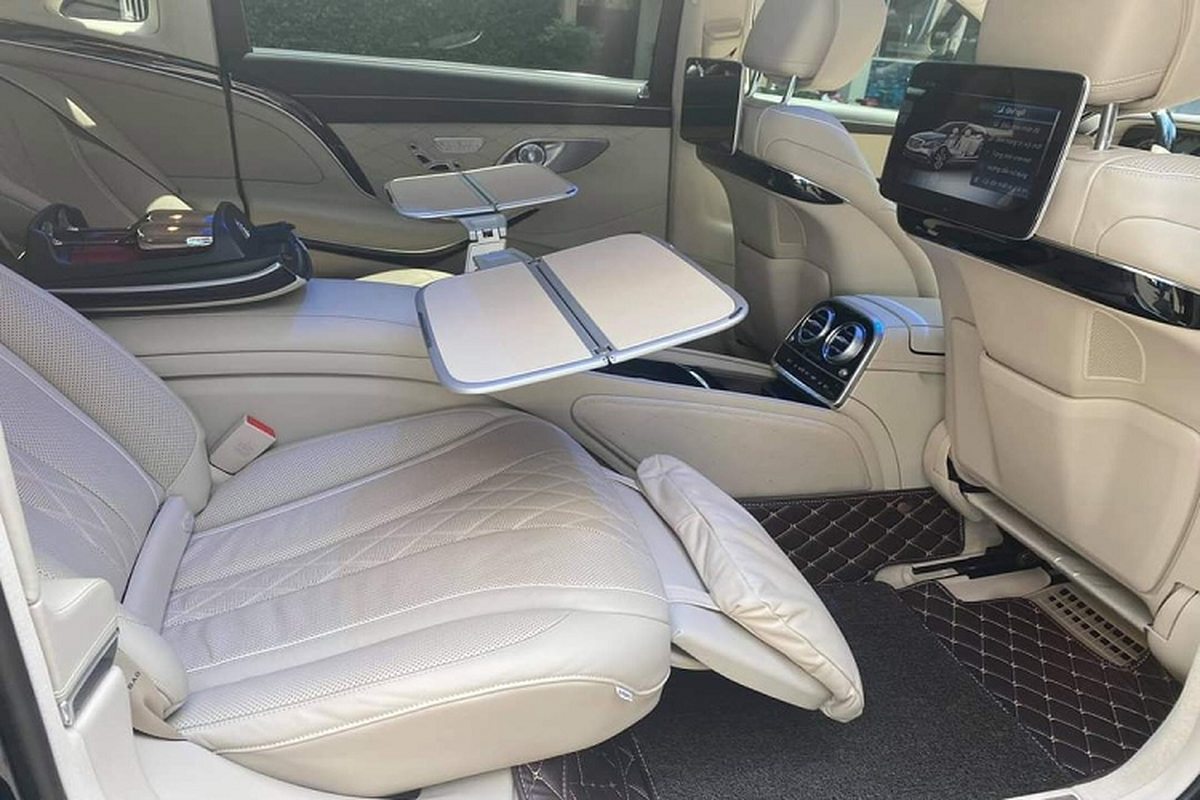 Mercedes-Maybach S450 moi chay 3 nam, da 