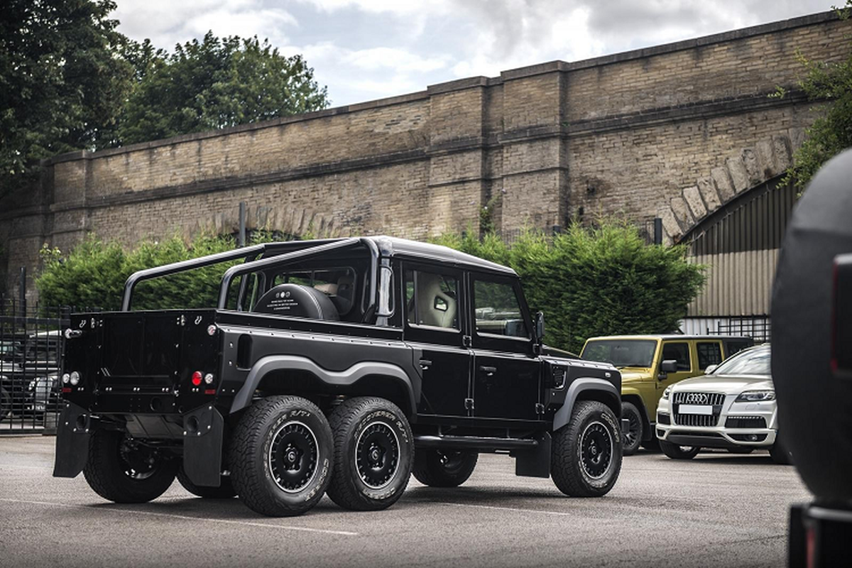 Land Rover Defender do 6x6 cuc hiem ve tay dai gia Campuchia-Hinh-2