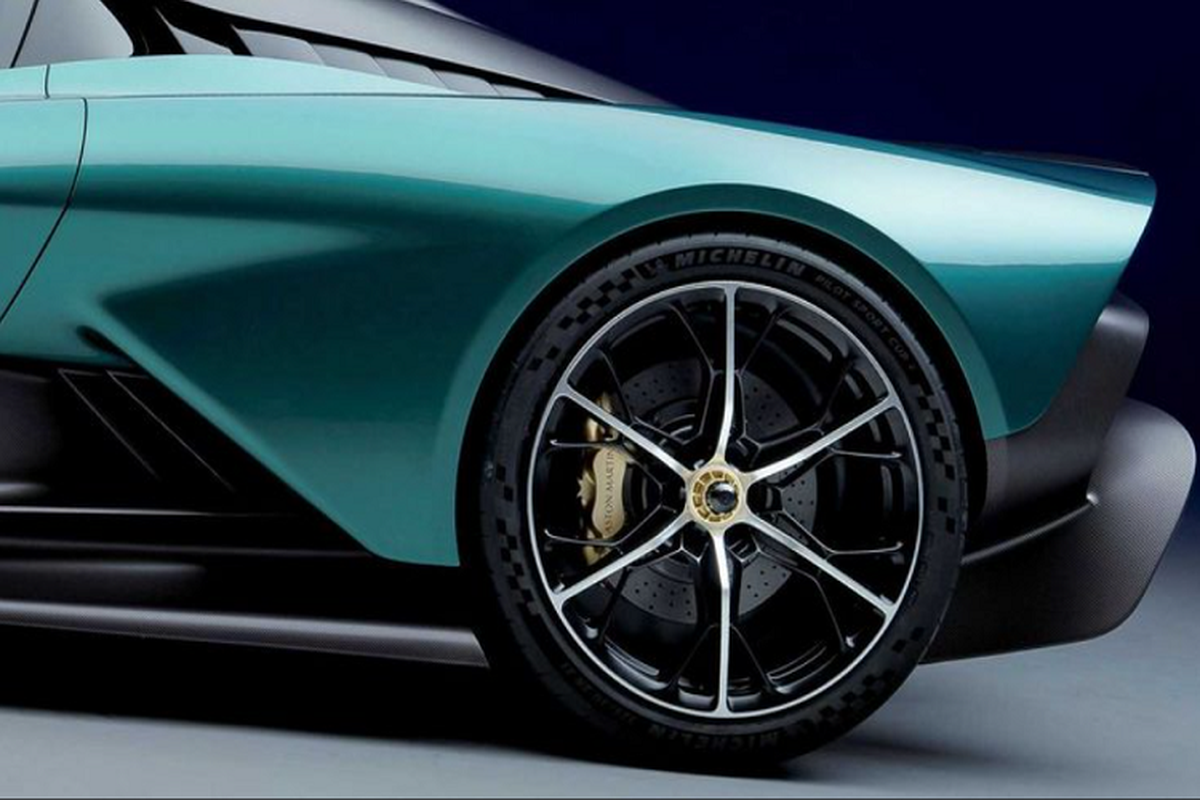 Aston Martin Valhalla hybrid moi - nhanh, nhe va tiet kiem hon-Hinh-2