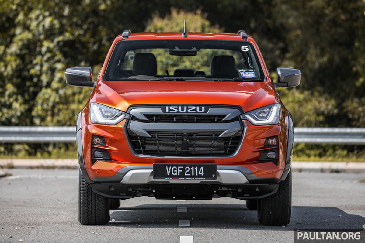 Isuzu D-Max 3.0L chi 775 trieu tai Malaysia, khach Viet 