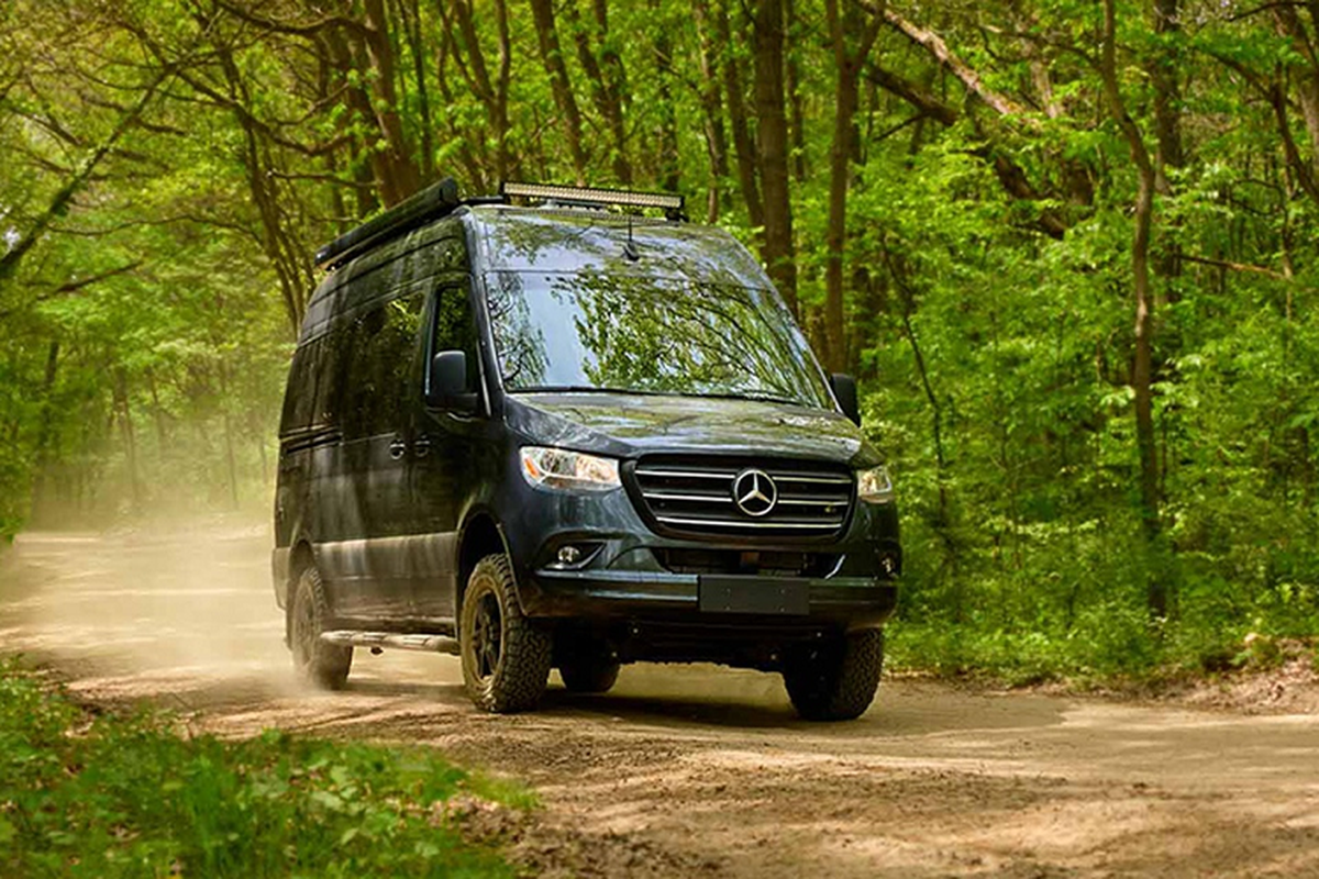 Mercedes-Benz Sprinter do nha di dong 