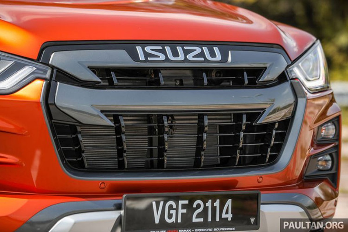 Isuzu D-Max 3.0L chi 775 trieu tai Malaysia, khach Viet 