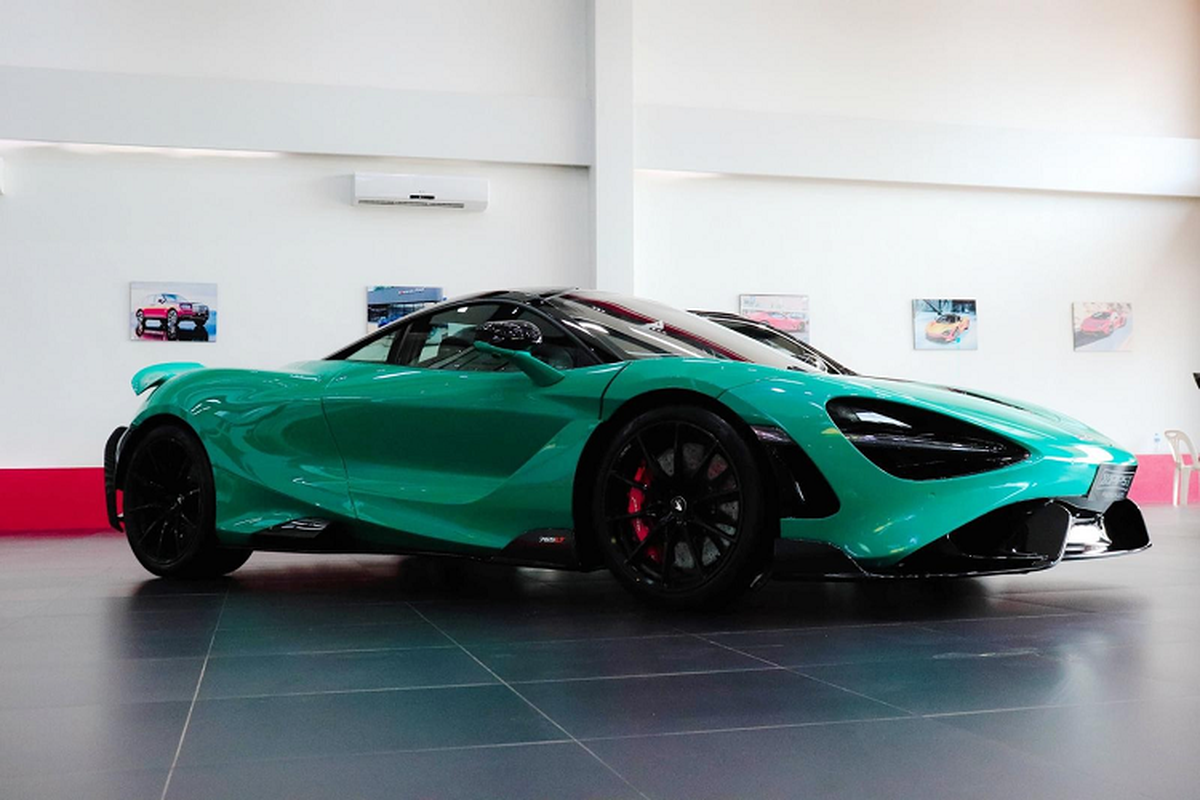 McLaren 765LT doc nhat Lao, so huu mau son xanh Tokyo Cyan doc