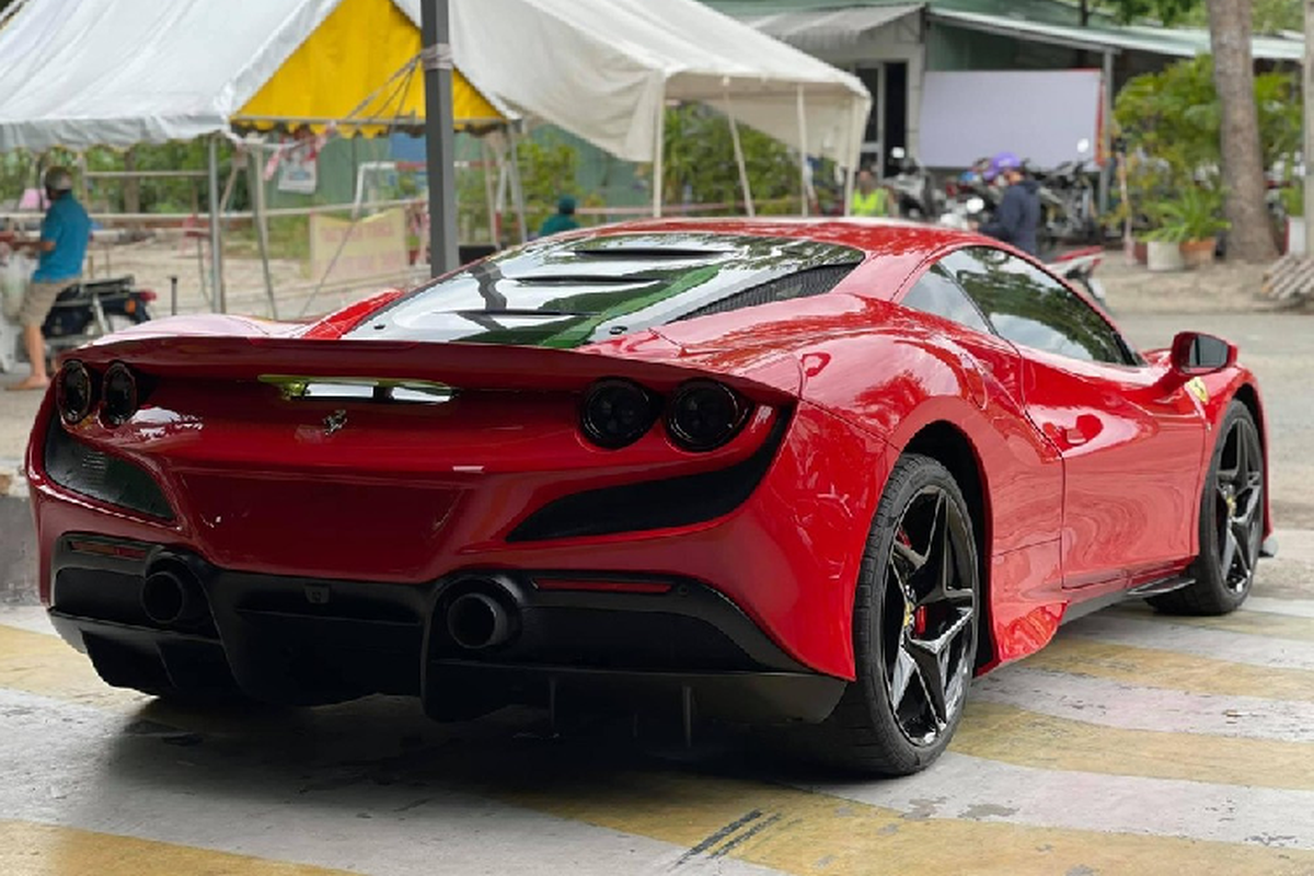 Ferrari F8 Tributo hon 23 ty cua dai gia Vung Tau ve lai Sai Gon-Hinh-10