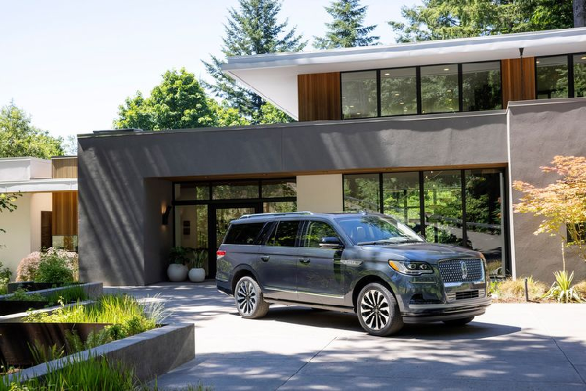 Lincoln Navigator 2022 se ho tro tu lai, 