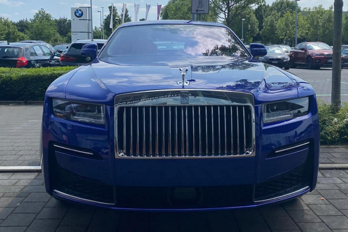 Rolls-Royce Ghost 2021 noi that Hermes sang chanh sap ve Viet Nam?