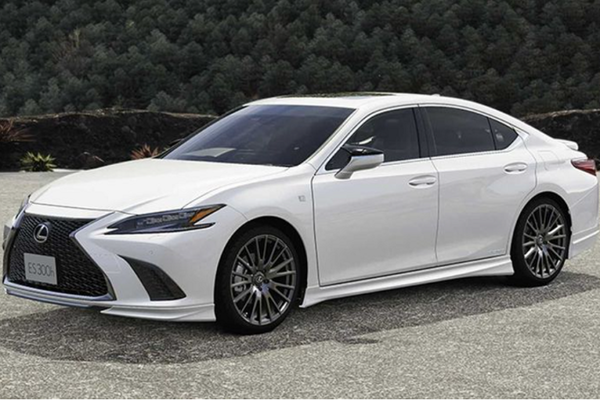 Lexus ES 2022 hap dan khach hang sang voi bo phu kien TRD