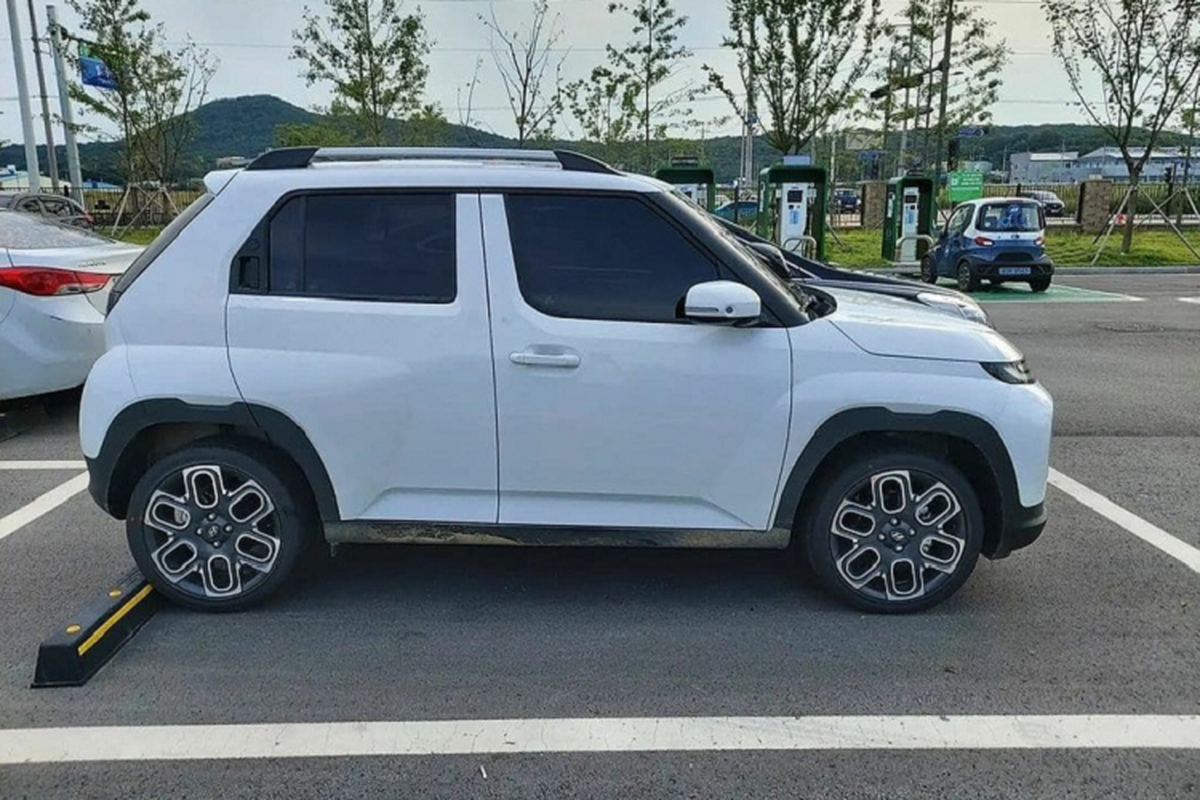 Tan thay SUV hang A sieu re - Hyundai Casper 2022 tren duong pho