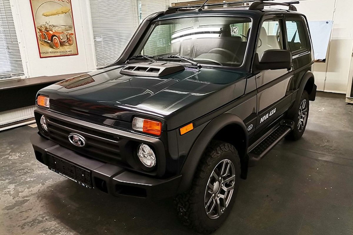 Lada Niva 2021 cua Nga - gam cao, may thoang chi 284 trieu dong